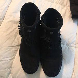 Black short Minnetonka Boots